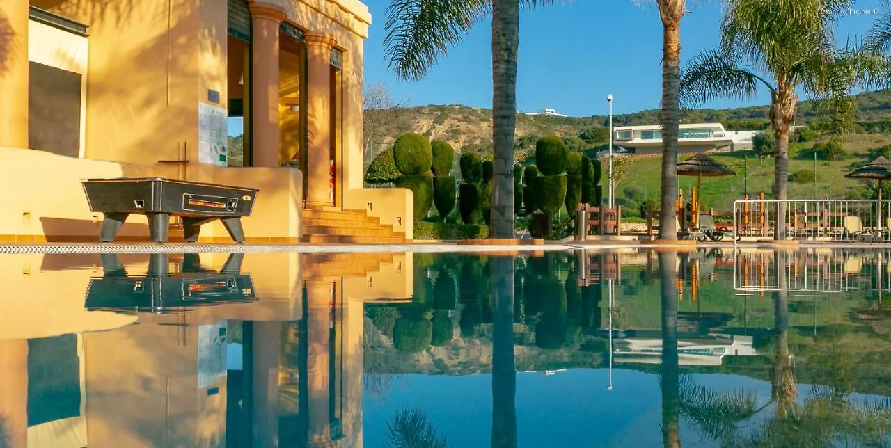 Luzbay Pool Apartments