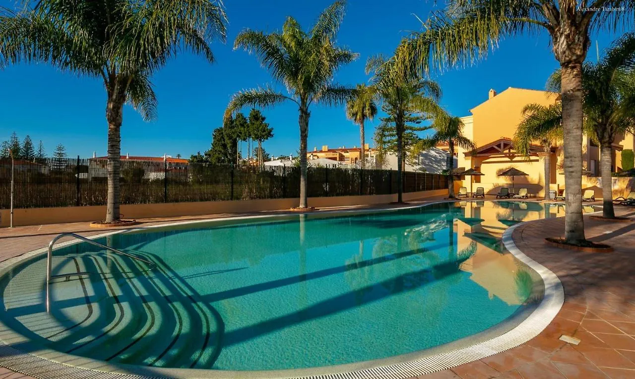 Luzbay Pool Apartments
