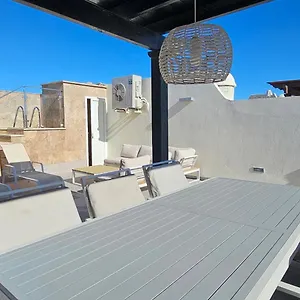 https://atico-con-piscina-privada-en-solarium-a-pie-de-playa-wifi.es-andalucia.com